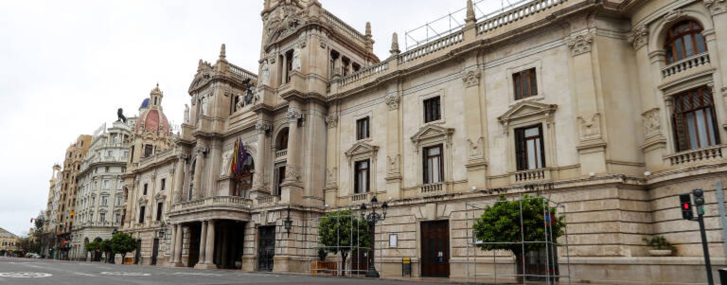 Funcionarios del Ayuntamiento de València protestan por los retrasos en pagos retributivos