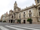 Funcionarios del Ayuntamiento de València protestan por los retrasos en pagos retributivos